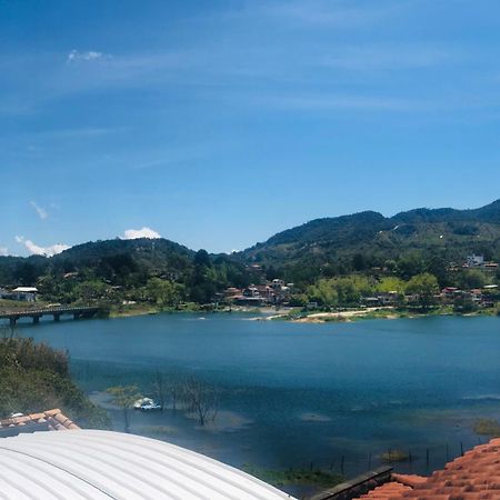 Lake View Hostel Guatapé Eksteriør billede