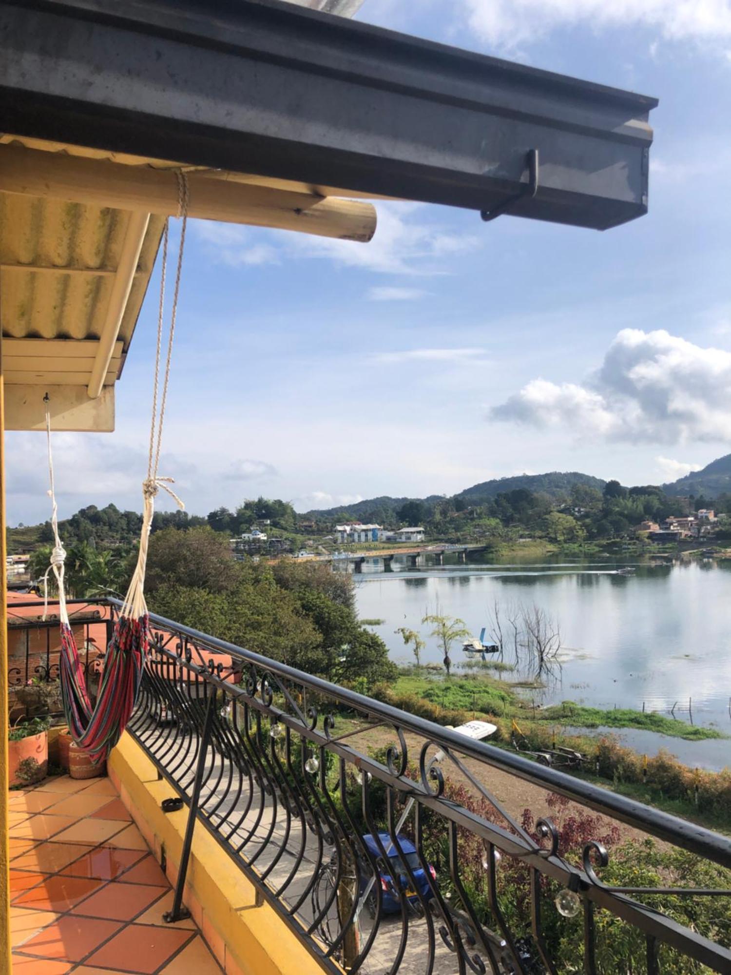 Lake View Hostel Guatapé Eksteriør billede
