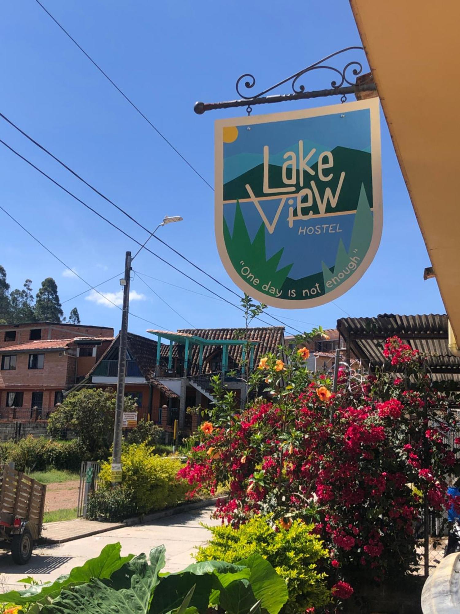 Lake View Hostel Guatapé Eksteriør billede