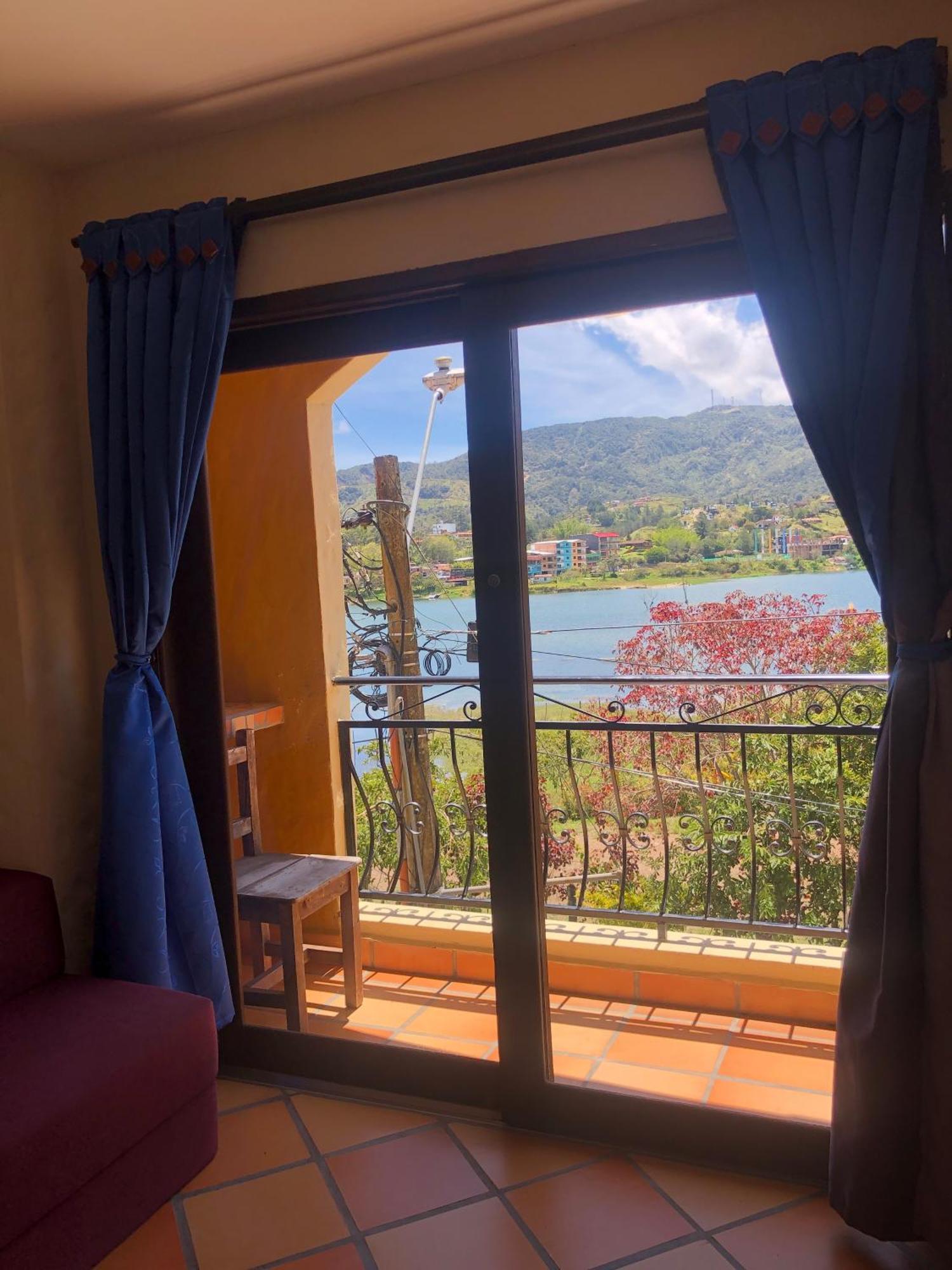 Lake View Hostel Guatapé Eksteriør billede