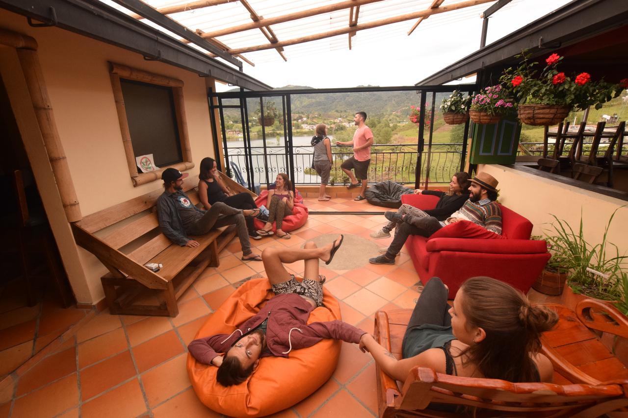 Lake View Hostel Guatapé Eksteriør billede